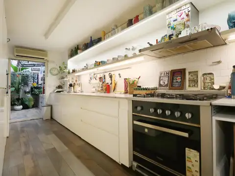 Venta - 5 Ambientes c/balcón - Patio - Cochera y Baulera - Belgrano