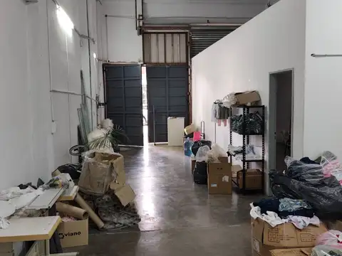 Local en Alquiler en Flores Norte, $ 5.500.000