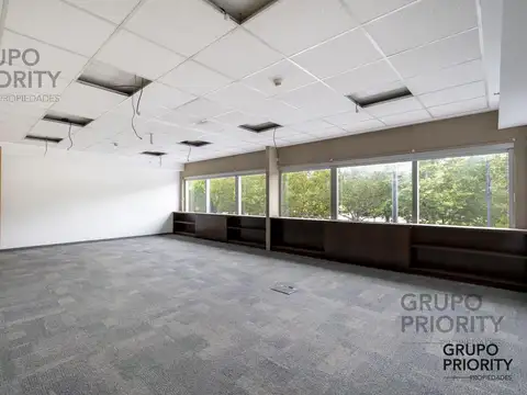 Oficina en Alquiler al Norte