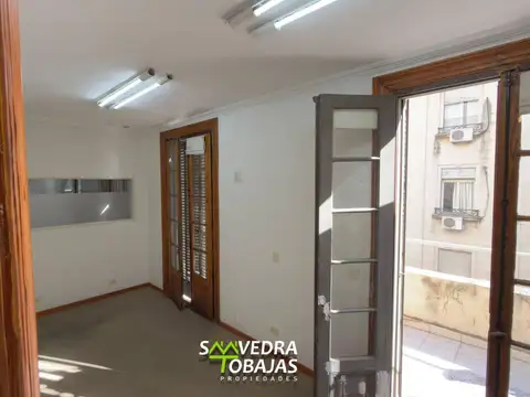 Oficina 4 ambientes con 1 baño