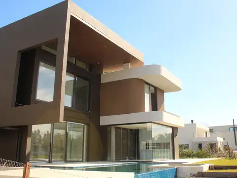 Casa en Alquiler de 5 dormitorios