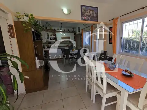 Casa en Venta con 1 cochera