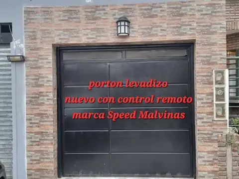 Casa 5 ambientes con 3 baños