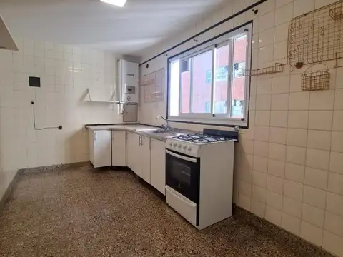 Amplio y luminoso 2 ambientes en Almagro