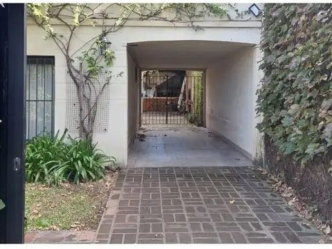 Casa 7 ambientes con 3 baños