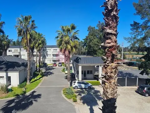 Casa en Alquiler con 1 cochera