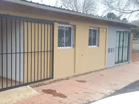 VENTA CASA 2 DORMITORIOS  PILETA COCHERA SAN ROQUE
