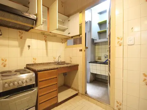 DEPARTAMENTO 3 AMB. CON 2 PATIOS PB ABASTO C RENTA