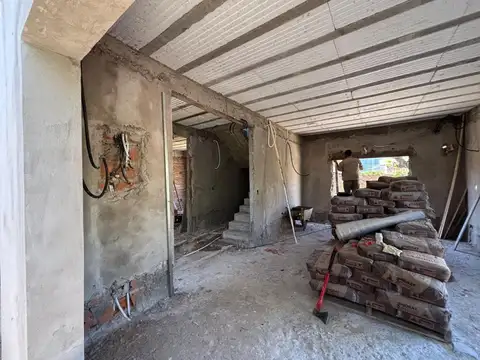 Casa en Venta con 2 cocheras