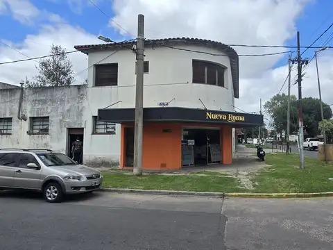 Venta casa 4 ambientes con local y deposito. Quilmes Oeste