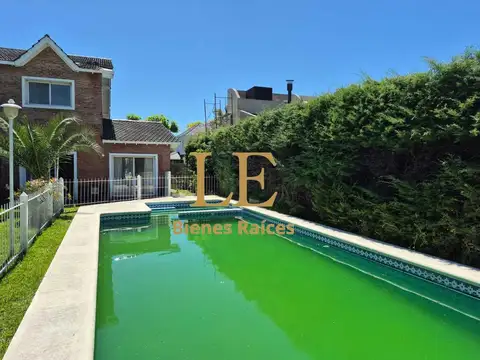 Casa 5 ambientes con 3 baños