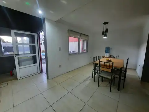 Casa 4 ambientes con 1 baño