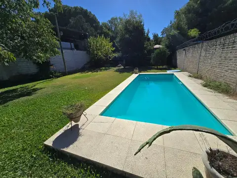 Casa en Venta con 4 cocheras