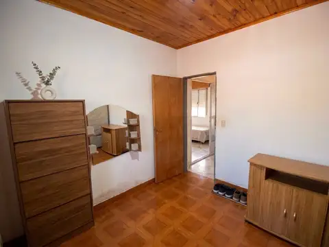 Casa 6 ambientes con 1 baño
