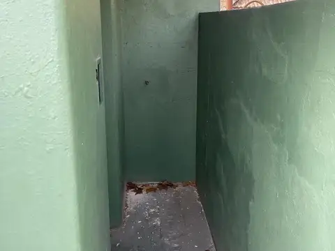 Depto Tipo Casa 6 ambientes con 1 baño