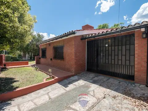 Se vende casa 2 dorm c/ Gas Sta Rosa de Calamchita
