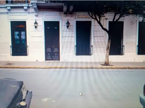 Local de 150 m2 a mts. de Plaza Dorrego.