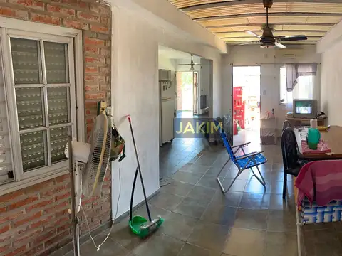 Casa 3 ambientes con 2 baños
