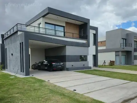 Casa en alquiler en Barrio Privado El Rebenque – 5 ambientes, pileta, parrilla y suite con terraza