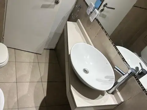 DUPLEX DOS AMBIENTES Y MEDIO CON TERRAZA Y PARRIL