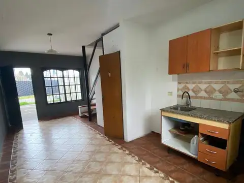 Depto Tipo Casa en Venta de 3 ambientes