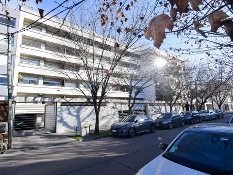 Maravilloso 3 ambientes de categoría con cochera en Castelar Norte