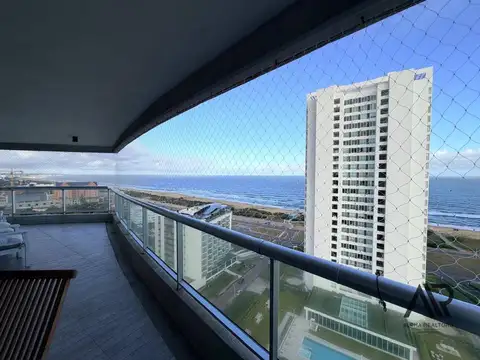 Apto en venta 3 dormitorios c/ dep vista al mar en Aidy Grill