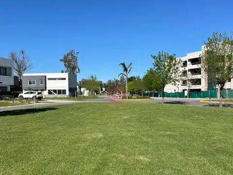Lote en venta en Lagoon Pilar 100