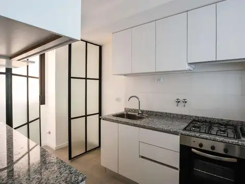Avenida Pellegrini 2680 , Piso 2