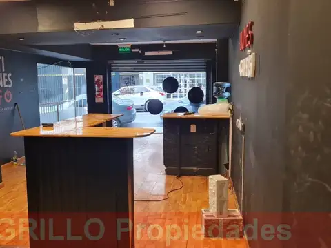 Juan María Gutiérrez 2562. Local comercial. 88m2. Alto tránsito peatonal y vehicular.