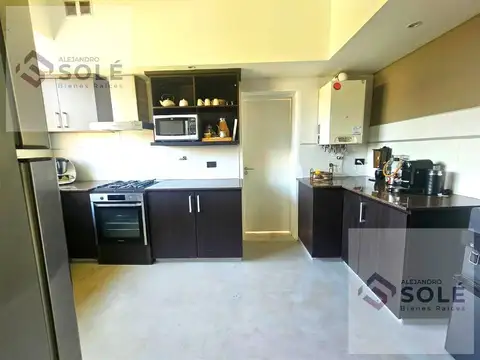 Casa a La Venta En Barrio Las Rosas, 3 Dormitorios   - Villa Nueva