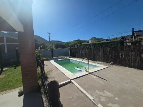 Casa en venta, Potrero de los Funes. Esquina con amplitud exterior y espacios para disfrutar.