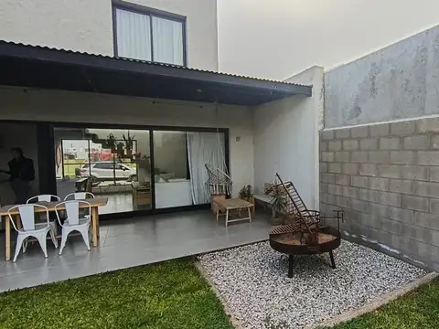 Depto Tipo Casa en Venta en Countries y Barrios Cerrados en Cordoba Capital, USD 158.000