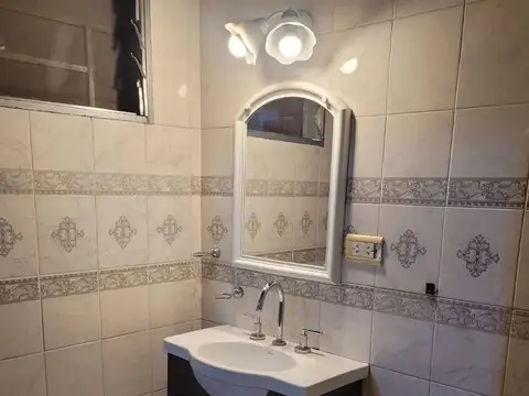 Depto Tipo Casa en Venta con 1 cocheras