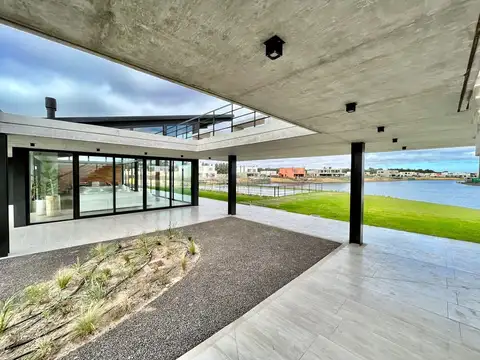 Casa  en Venta en Carpinchos, Nordelta