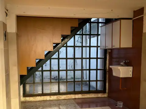 Depto Tipo Casa 3 ambientes con 2 baños