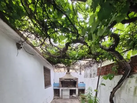 Entre Rios al 3900 (Casa interna única C/Patio y Terraza - RETASADA)
