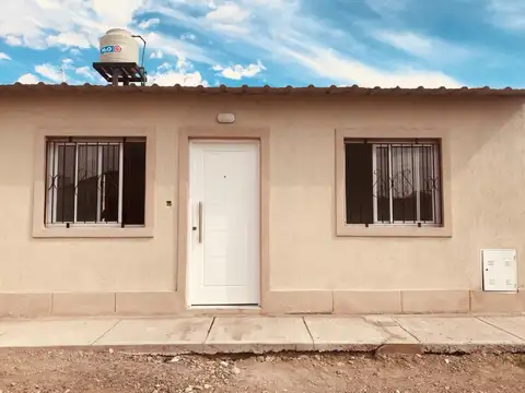 Casa 3 ambientes con 1 baño