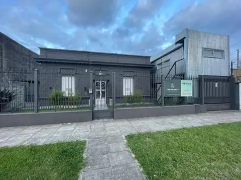 Casa en venta en Temperley