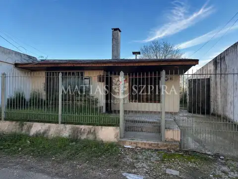 Venta Casa en Merlo 3 ambientes garage jardin