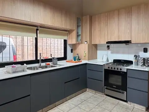 Casa 3 ambientes con 2 baños