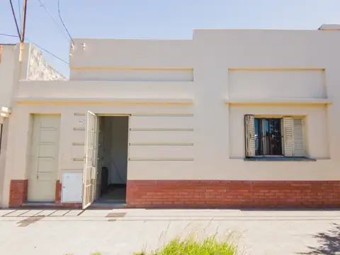 ALQUILER - CASA - 2 DORMITORIOS - PUNTA ALTA