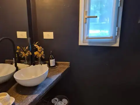 Casa en Alquiler con 5 cocheras