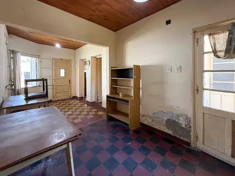 Casa de 2 dormitorios con Patio a reciclar. Cañada de Gómez, Santa Fe.