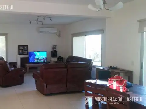 Casa en Alquiler de 3 dormitorios
