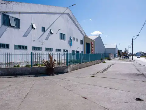 ALQUILER – IMPORTANTE PROPIEDAD INDUSTRIAL EN RÍO