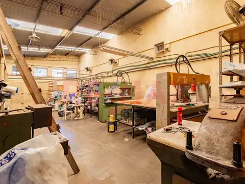 DEPOSITO EN VENTA EN EL BARRIO DE BOEDO