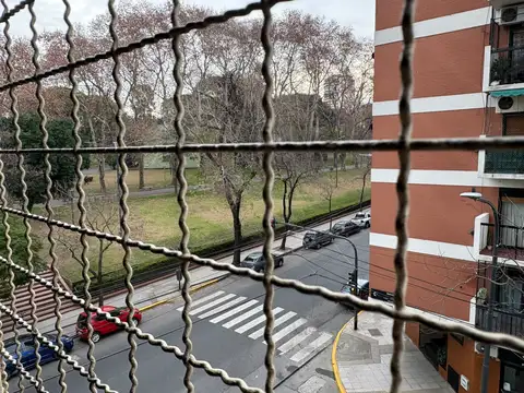 Departamento en Alquiler en Parque Chacabuco, $ 980.000