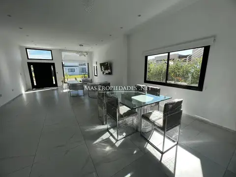 Casa en Venta en Lagos De Canning, USD 360.000