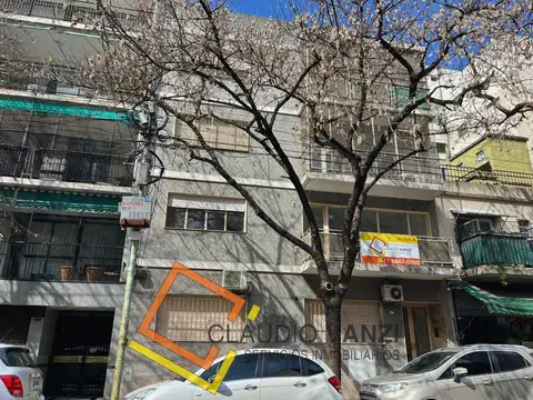 Alquiler – 3 Ambientes con Balcón Al Frente – en Belgrano R - por Escaleras